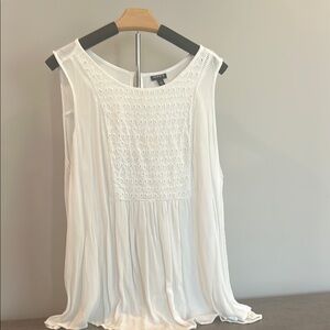 Torrid White Sleeveless Tank Top